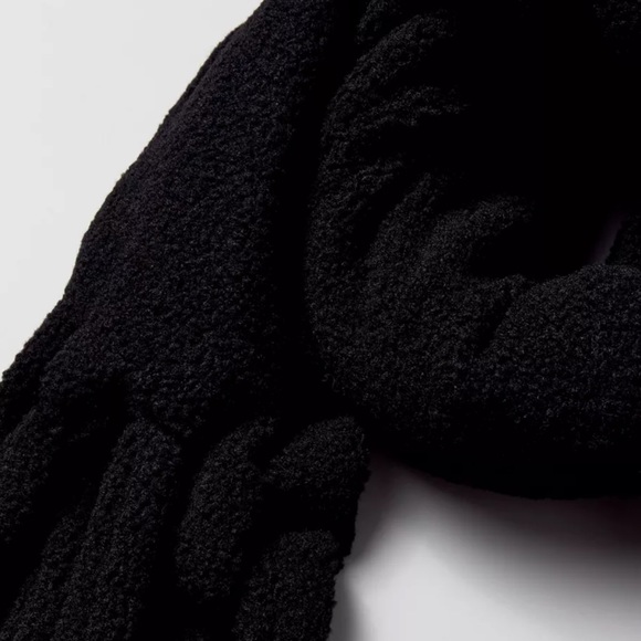 NEW UO Extra Chunky Extra Big Scarf - Picture 3 of 3